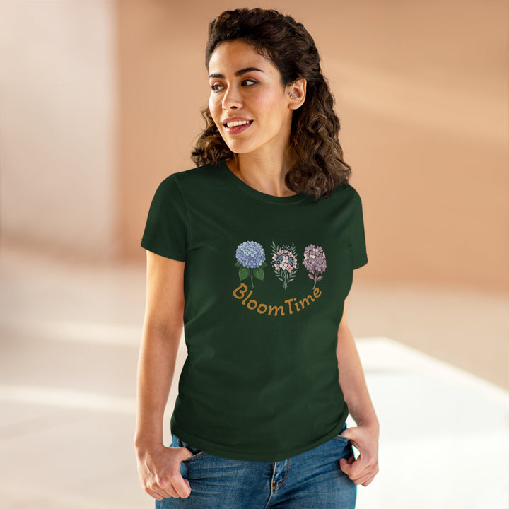 Semi-Fitted Cotton Tee with Minimalist Floral Graphic T-Shirt